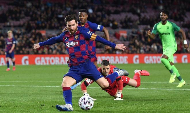 体育app下载-国王杯国际比赛日走向成谜，纽卡斯尔迎来里程碑，气氛紧张，纪律约束更严格(范志毅谈国足0比7惨败日本)