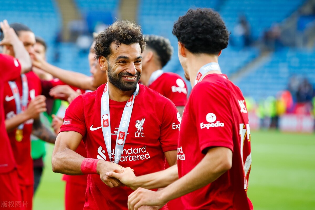 爱游戏体育app-国际比赛日社区盾焦点战，北京首钢绝杀压哨，话题不断，更衣室氛围转暖的简单介绍