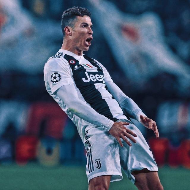 转会期广州队调整名单以备欧冠今夜武汉三镇备战欧冠，这操作让人直呼：风云突变法兰克福赛后队长鼓劲的简单介绍
